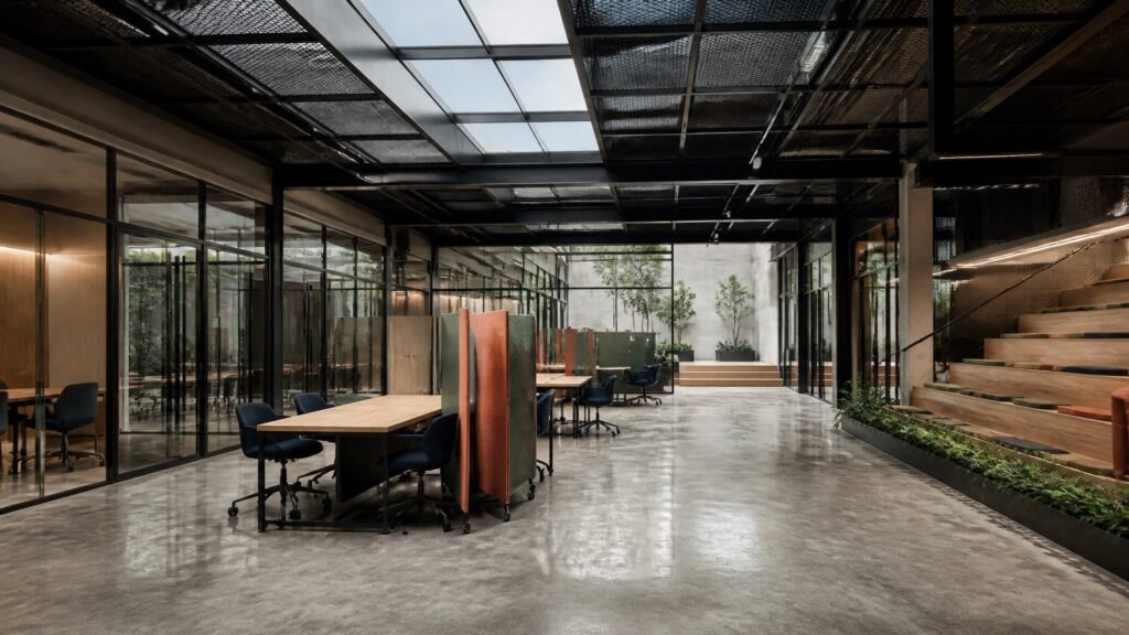 Agile modular turnkey workspace fit-out in Bogota by SimpleCentury